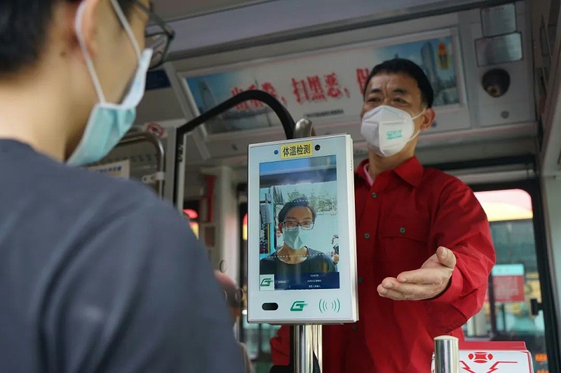 公交車輛乘客測溫預(yù)警解決方案